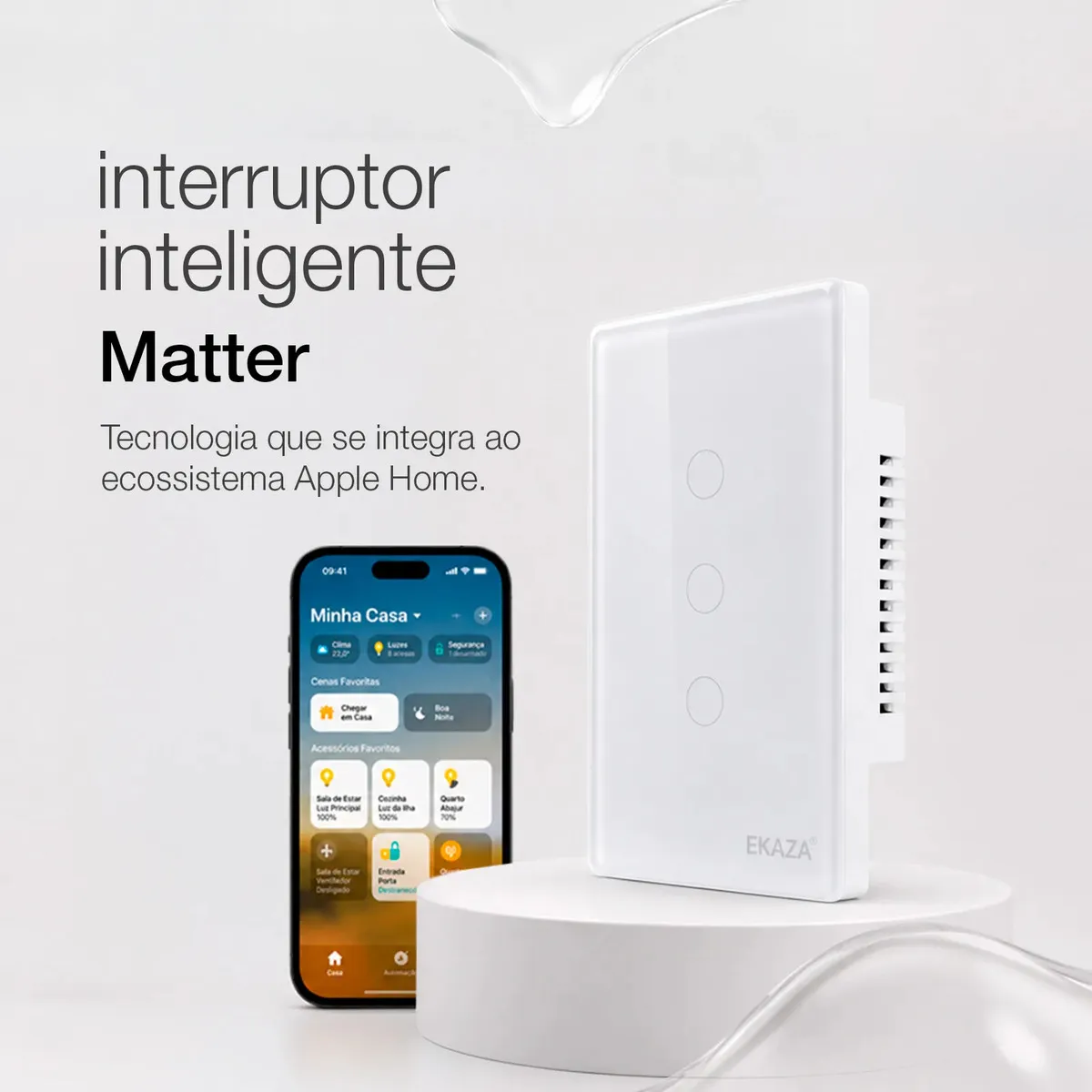 Imagem frontal do interruptor inteligente Wi-Fi Ekaza na cor branca, exibindo seu painel de vidro sensível ao toque com 3 botões e design moderno no padrão brasileiro 4x2.
